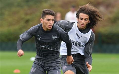 HLV Emery khen ngoi Guendouzi va Torreira