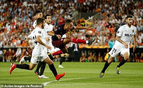 Valencia 2-4 (3-7) Arsenal Nhấn chìm hang dơi, Pháo thủ hiên ngang vào CK Europa League hình ảnh 2