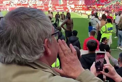 Clip: Pogba bị fan chửi bới, yêu cầu biến khỏi M.U