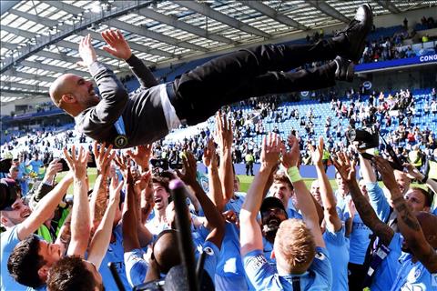 Mourinho bào chữa ra sao khi bị Guardiola vượt mặt về số danh hiệu?