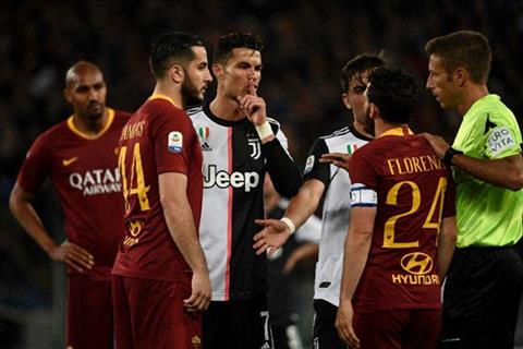 Ronaldo muối mặt sau khi chê đối thủ là thằng lùn