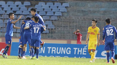 Quảng Nam 1-1 Nam Định: Cay đắng phút bù giờ