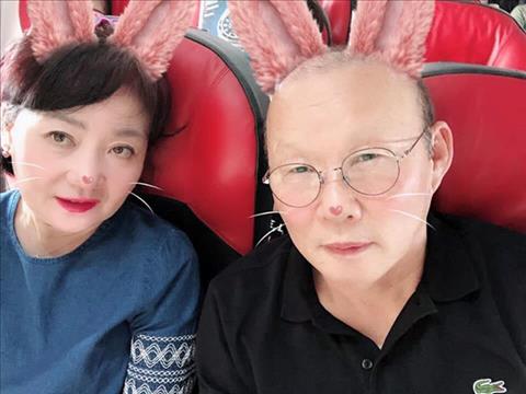 HLV Park Hang Seo hóa thỏ hồng khi du lịch cùng gia đình hình ảnh