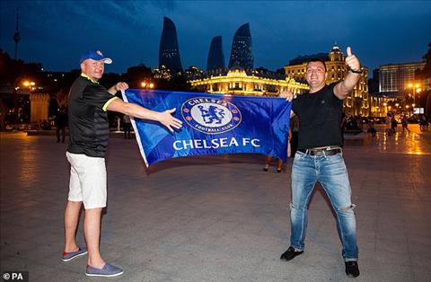 CĐV của Arsenal và Chelsea reo hò trước thềm CK Europa League hình ảnh