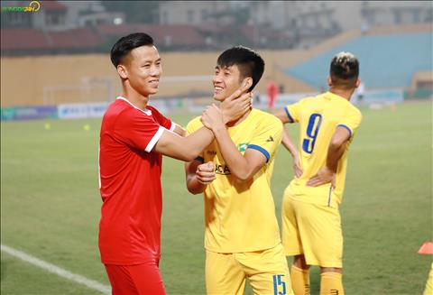 Bùi Tiến Dũng: Quế Ngọc Hải rất quan trọng với Viettel