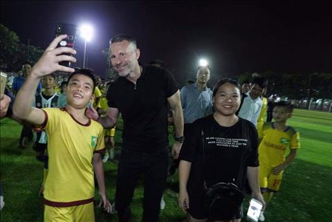 NÓNG Huyền thoại MU, Ryan Giggs có mặt ở Việt Nam hình ảnh