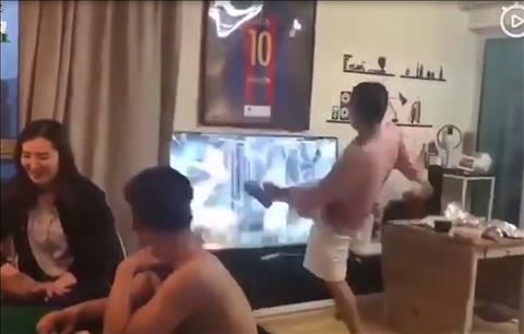 VIDEO CĐV Barca đập vỡ TV sau trận thua sốc với Liverpool hình ảnh