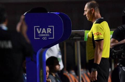 Buoc ngoat cua tran dau do VAR mang lai