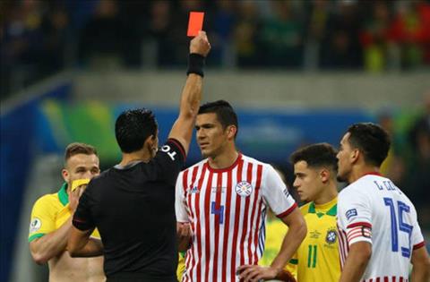 Kể cả khi Paraguay chỉ còn 10 người trên sân Ke ca khi Paraguay chi con 10 nguoi tren san