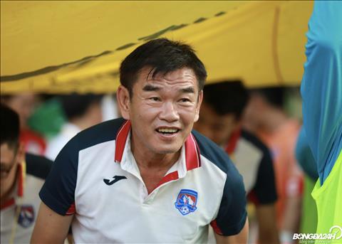 HLV Than Quảng Ninh lo lắng thể lực của các cầu thủ ngày hội quân trở lại