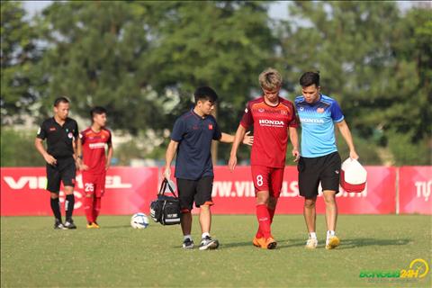 Thanh Son U23 Viet Nam chan thuong