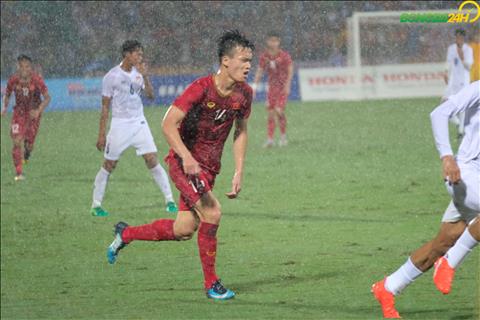 Cứ ngỡ gặp chấn thương, ai ngờ Hoàng Đức thi đấu xuất sắc thế này