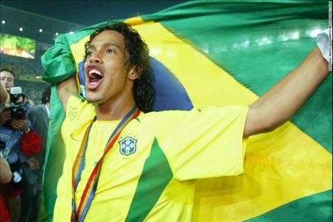 Ronaldinho: Gã Brazil ham tiệc tùng thay đổi thế giới bóng đá (P2)