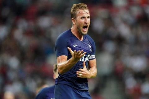 Ngỡ ngàng: Harry Kane lập siêu phẩm từ giữa sân hạ gục Juventus