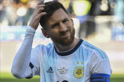 Lionel Messi bị treo giò 3 tháng vì phát ngôn tranh cãi hình ảnh