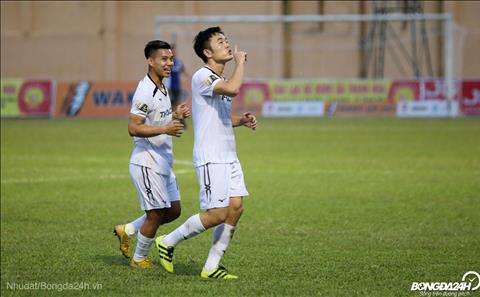 VIDEO: Tiền vệ Xuân Trường hai lần sút phạt ghi bàn đẳng cấp trận Thanh Hóa vs HAGL