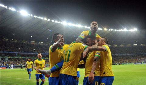 Brazil danh bai Argentina 2-0