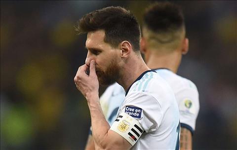 Lionel Messi nhận thẻ đỏ trước Chile và có chia sẻ cảm xúc hình ảnh