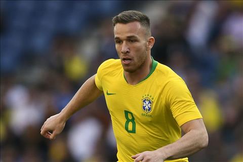 Arthur Melo: Từ truyền nhân Xavi ở Barca đến “đạo diễn” số 1 của Brazil
