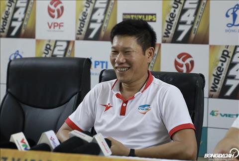 HLV Viettel nói về lý do chia tay đồng hương thầy Park sau lượt đi V-League 2019