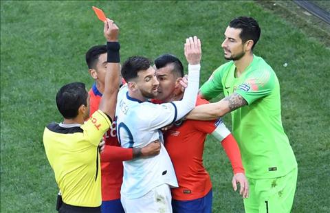 Medel ủng hộ Messi sau pha ẩu đả nhận thẻ đỏ Copa America 2019 hình ảnh