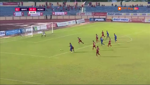 VIDEO: Đỉnh cao trọng tài V-League 2019 khi thổi 11m dù điểm phạm lỗi ngoài vạch 16m50