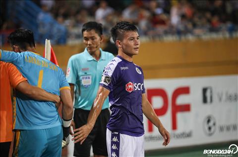 Phia Ha Noi FC sau tran dau da lay Quang Hai lam guong ve su chuyen nghiep.