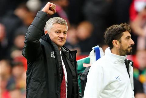 VIDEO: HLV Solskjaer het muc khen ngoi hoc tro sau chien thang truoc Chelsea