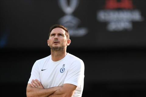 Lampard dang gap kho khan o Chelsea