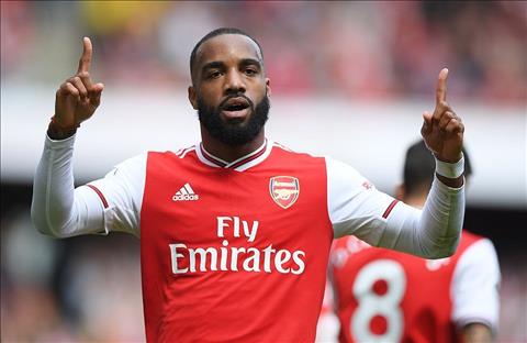 Lacazette lên tiếng về chấn thương gặp phải