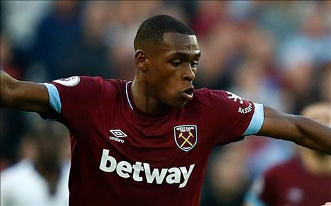 Arsenal gia nhập cuộc đua giành Issa Diop hình ảnh