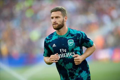 Shkodran Mustafi đã ở rất gần Juventus, nhưng...