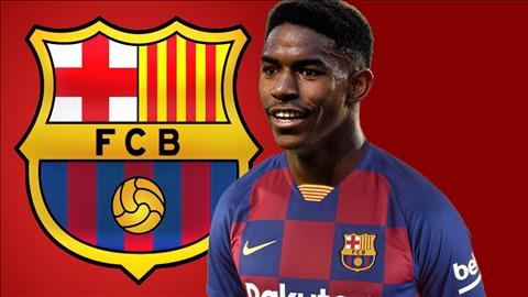 Barca đạt được thỏa thuận mua Junior Firpo từ Real Betis hình ảnh