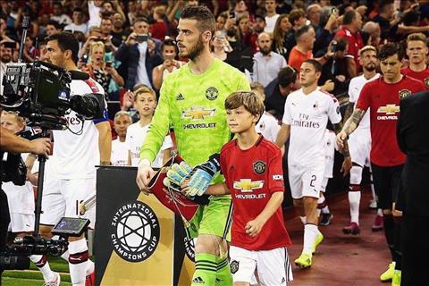 Tỏa sáng trước Milan, De Gea vẫn nhận tin buồn từ Solskjaer