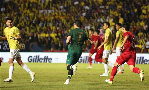 Người Thái lo lắng vị trí người gác đền trước trận đại chiến với ĐT Việt Nam