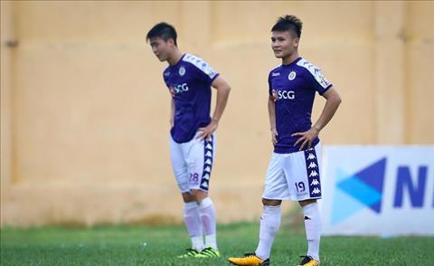 Góc nhìn: Duy Mạnh nhập viện và cơn đau đầu của thầy Park