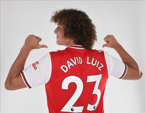 Trung vệ David Luiz gia nhập Arsenal từ Chelsea với giá 8 triệu bảng hình ảnh