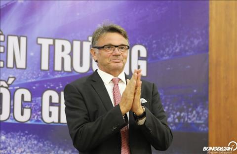 HLV Philippe Troussier lần đầu lên tiếng về bảng đấu của U19 Việt Nam