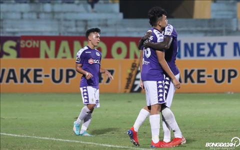 Thanh Chung ghi dau an voi ban dau tien va cuoi cung, mang ve chien thang cho Ha Noi FC.