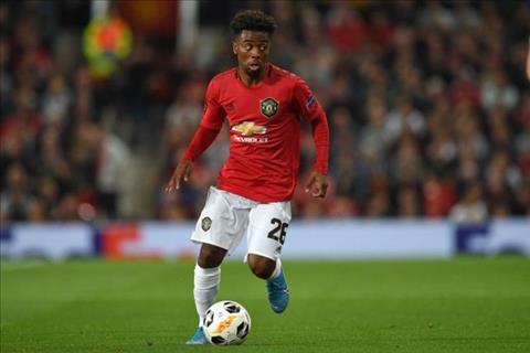 MU day manh viec ky hop dong voi Angel Gomes