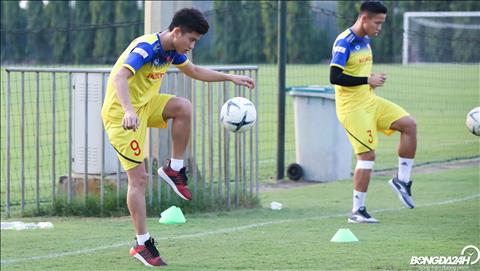 Cung dieu tri voi Dinh Trong, Phan Van Duc cung da co the tap voi bong.