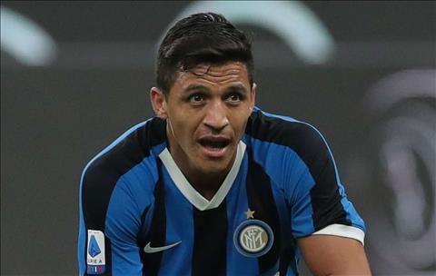 Alexis Sanchez được so sánh với Balotelli sau màn ra mắt đáng nhớ