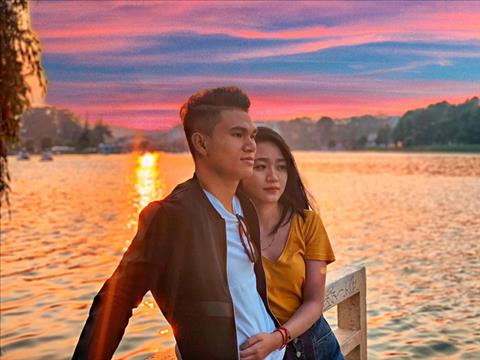 Vừa lên tuyển tập trung, Phạm Xuân Mạnh đã troll bạn gái: Anh yêu người khác rồi