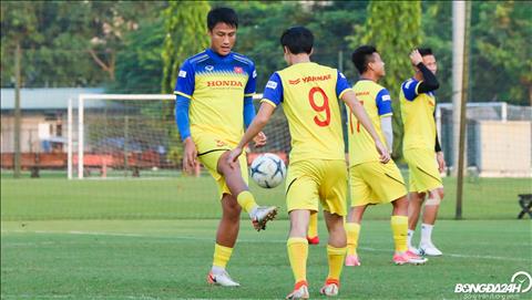 Tren thuc te trong mau ao U23 Viet Nam truoc kia, Hong Quan tung duoc su dung o vi tri tien dao cam.