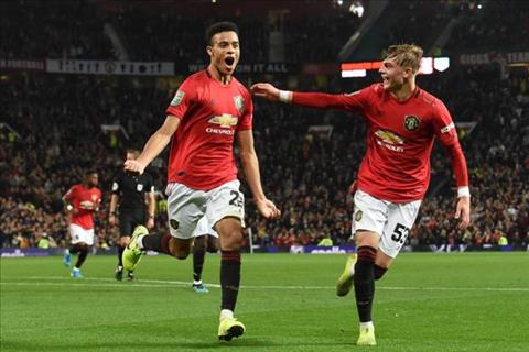 Huyền thoại MU cảnh báo Solskjaer về cách dùng cầu thủ trẻ