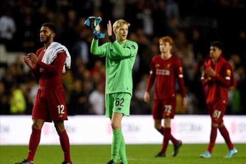 Sao trẻ có màn ra mắt đội 1, Alisson lên tiếng ủng hộ