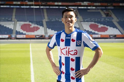 Van Hau van cho tran ra mat doi mot Heerenveen. Anh: SC Heerenveen.