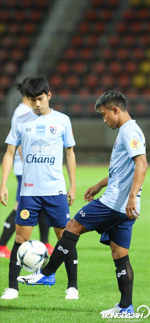 HLV Park Hang Seo se phai co phuong an de khoa chan chang tien dao dang thi dau tai J-League.