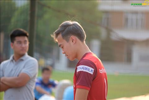 Ảnh: Văn Toàn thay đổi kiểu tóc, Xuân Trường bất ngờ dính chấn thương trong buổi tập