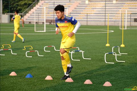VIDEO: Hết vô duyên, Hà Đức Chinh gỡ hòa 1-1 cho U22 Việt Nam trước U22 UAE
